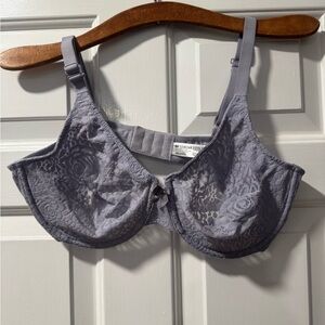 Elegant Lace Underwire Bra in Gray/lavender